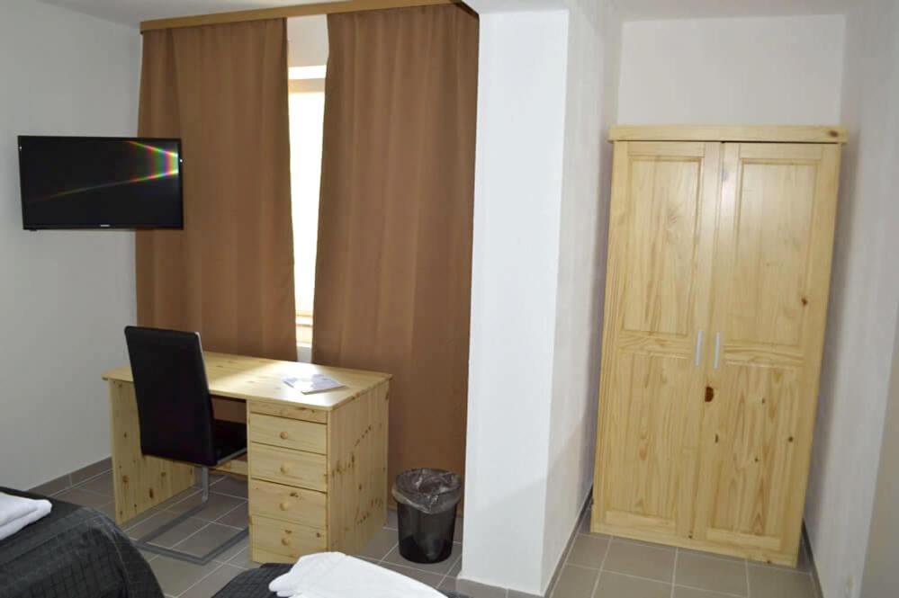 Zwei Raben Pension Maguncia Exterior foto
