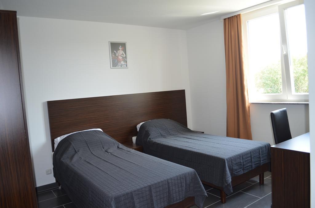 Zwei Raben Pension Maguncia Habitación foto