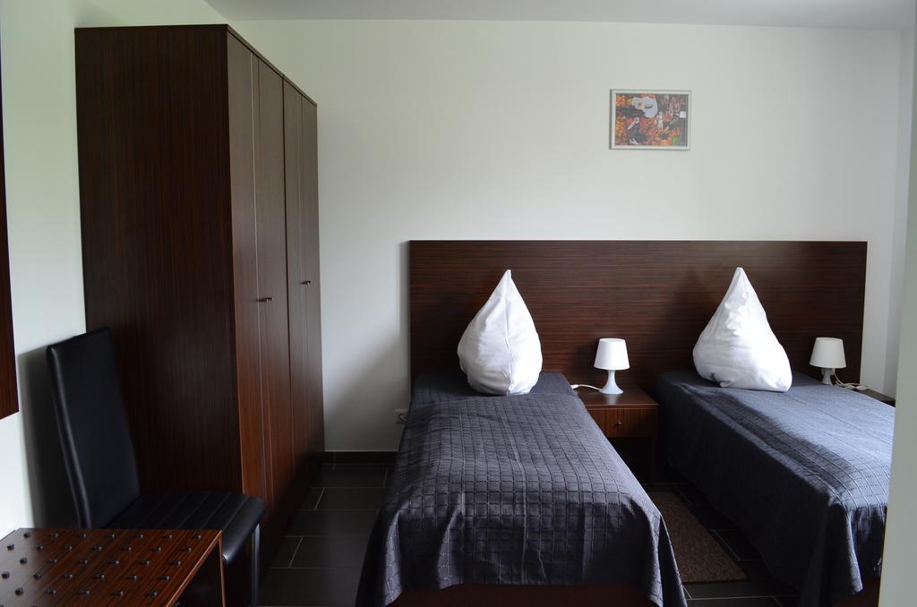 Zwei Raben Pension Maguncia Exterior foto